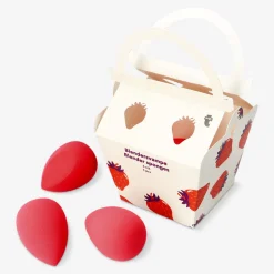 Blender sponges for makeup in strawberry box
