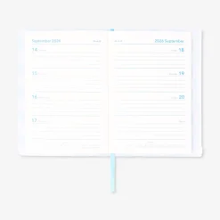 Chequered study planner with zip lock - English