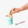 Cleaning machine for makeup brushes