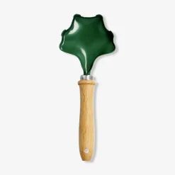 Cultivator in leaf shape