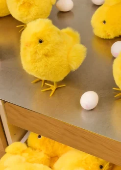 Decorative furry chick - 19 cm