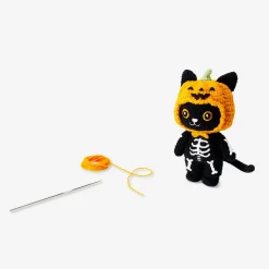 DIY crochet Halloween cat