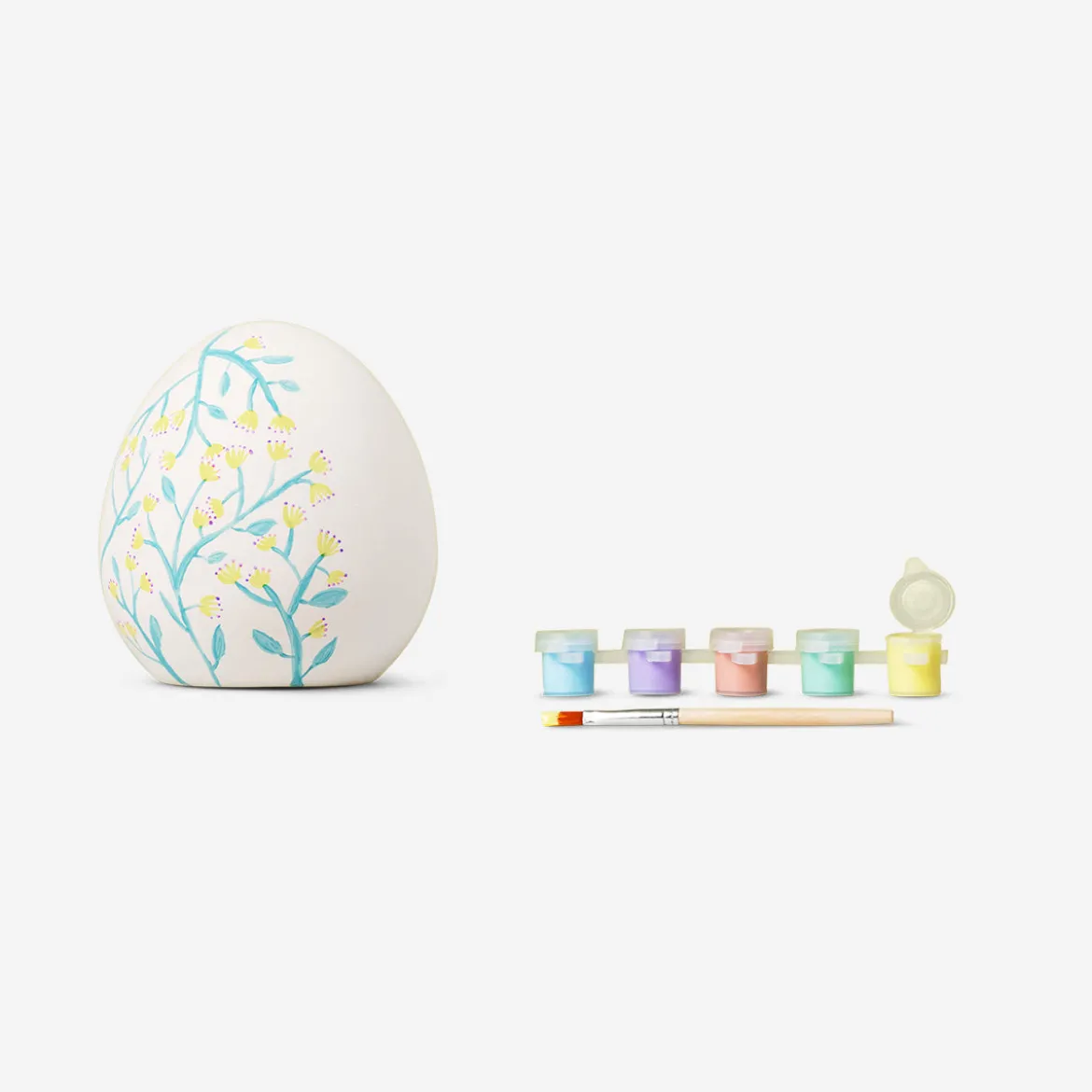 DIY Easter egg with paint