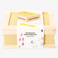Embroidery kit - Wooden box