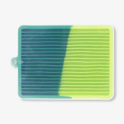 Ice cube tray with lid - crushed ice for drinks