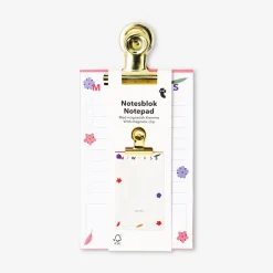 Notepad with magnetic clip