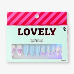 Press on nails - Hearts and rainbows