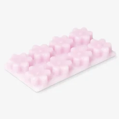 Scented flower wax melt with apricot and magnolia fragrance